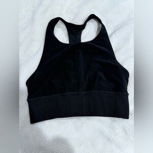 alo yoga black sports bra